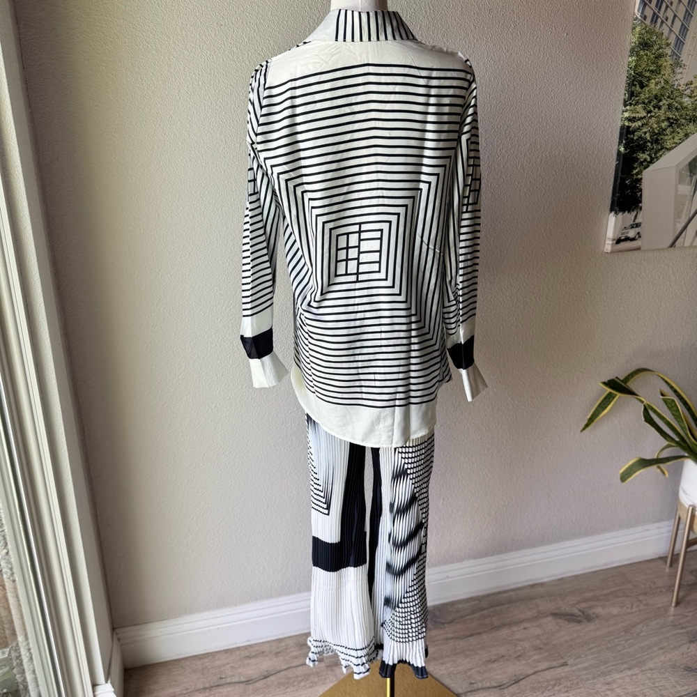 NWOT Black White Geometric Striped‎ Button-Up Shirt Wide Leg Pants Matching Set - Picture 5 of 6
